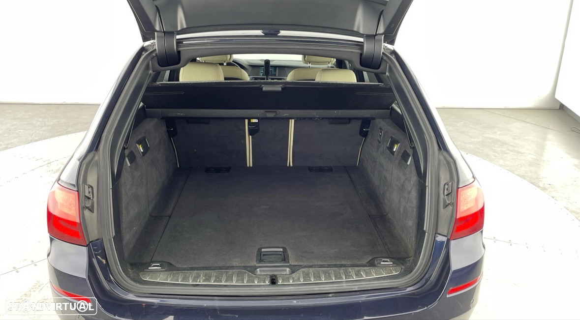 BMW 520 d Exclusive Auto 129g - 17