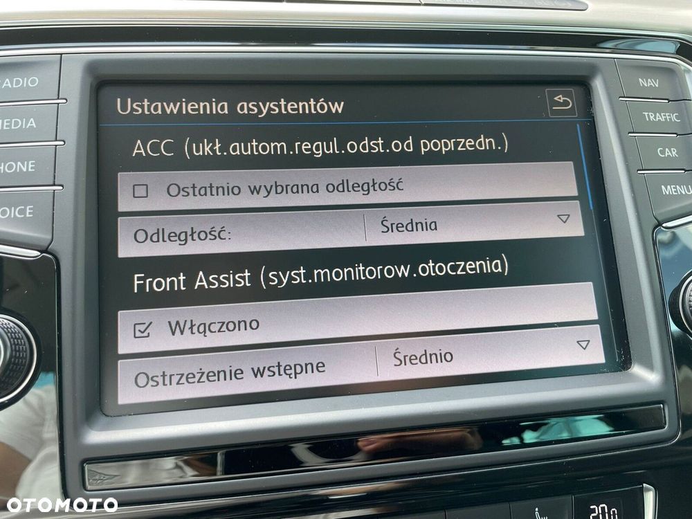 Volkswagen Passat - 31