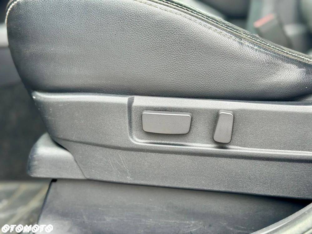 Mitsubishi Outlander 2.4 4WD CVT Intense - 21