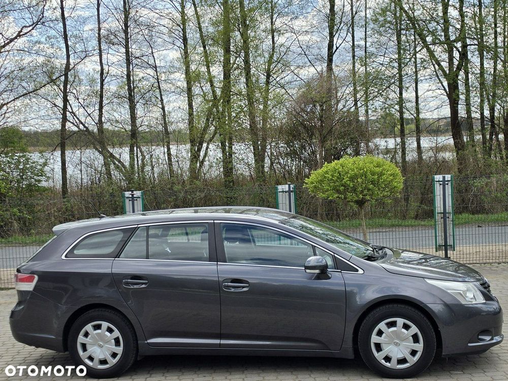 Toyota Avensis - 6