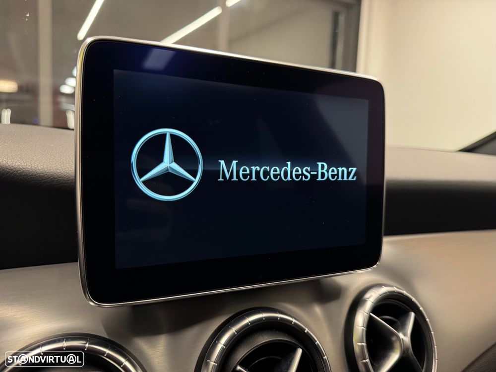 Mercedes-Benz CLA 200 d Shooting Brake AMG Line - 14