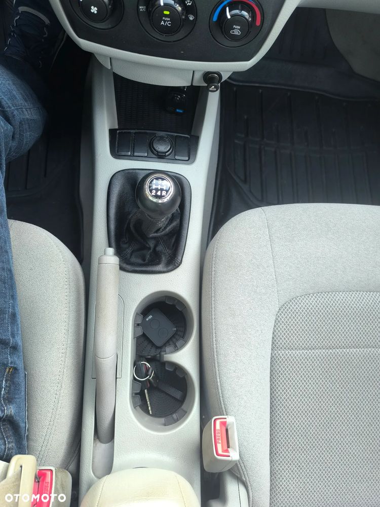 Kia Cerato 1.6 LX - 13