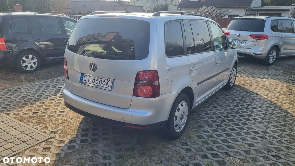 Volkswagen Touran 2.0 TDI Highline - 4