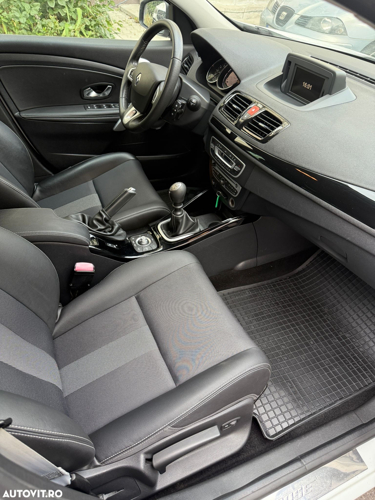 Renault Megane TCe 130 BOSE Edition - 6