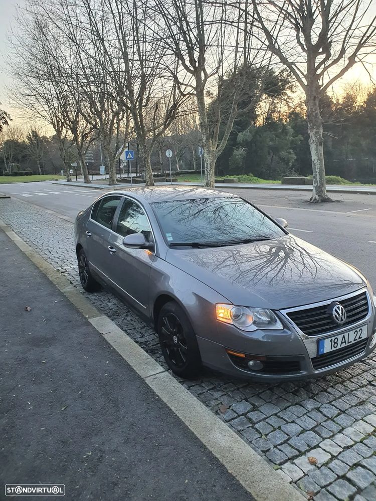 VW Passat 2.0 TDI Confortline DSG - 2