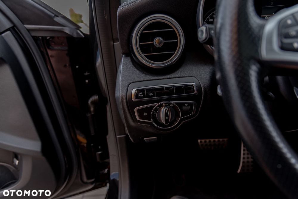Mercedes-Benz Klasa C 450 AMG 4Matic 7G-TRONIC - 30