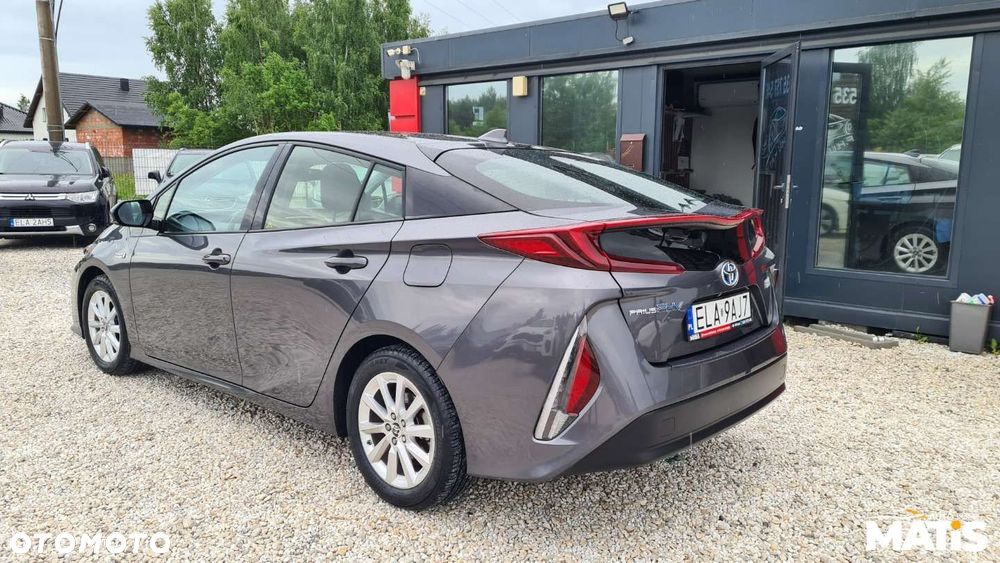 Toyota Prius - 17