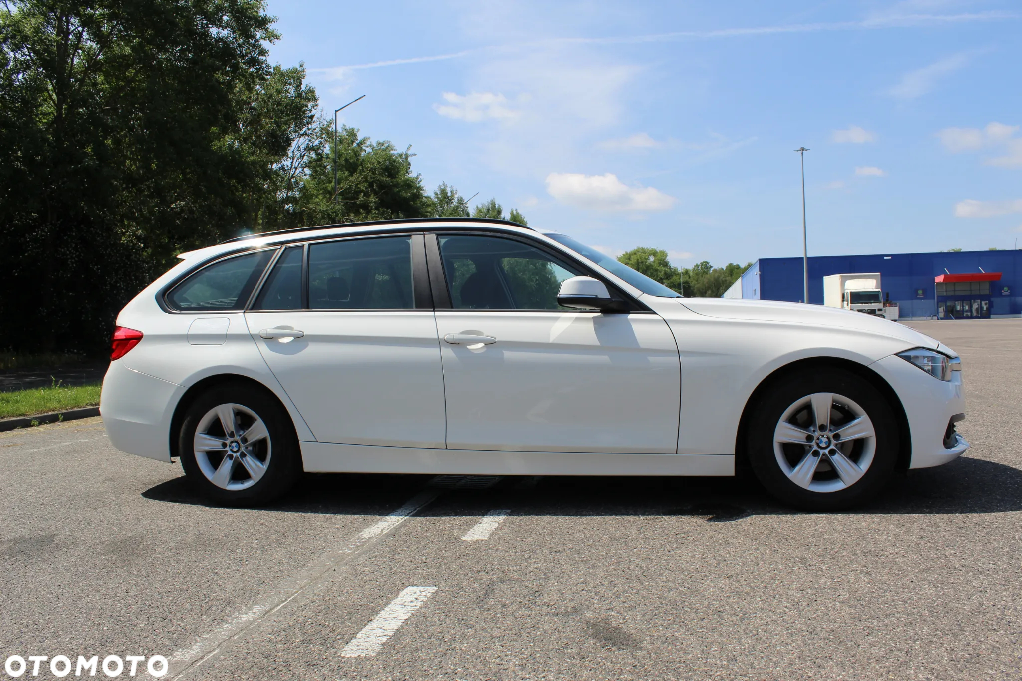BMW Seria 3 318i - 5