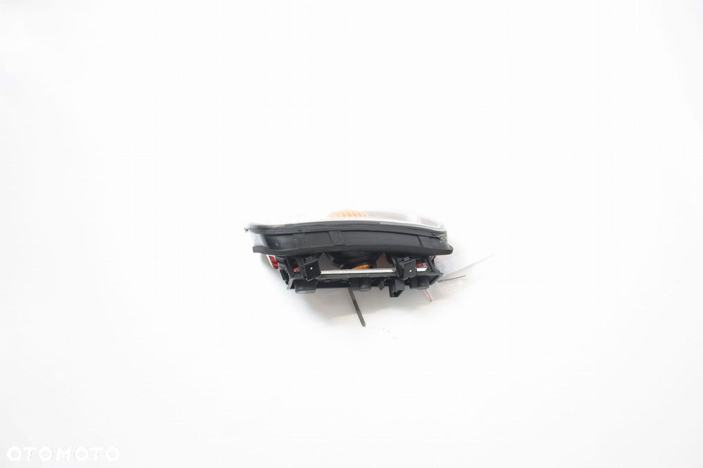 LAMPA TYLNA PRAWA Mini Cooper R50 - 3