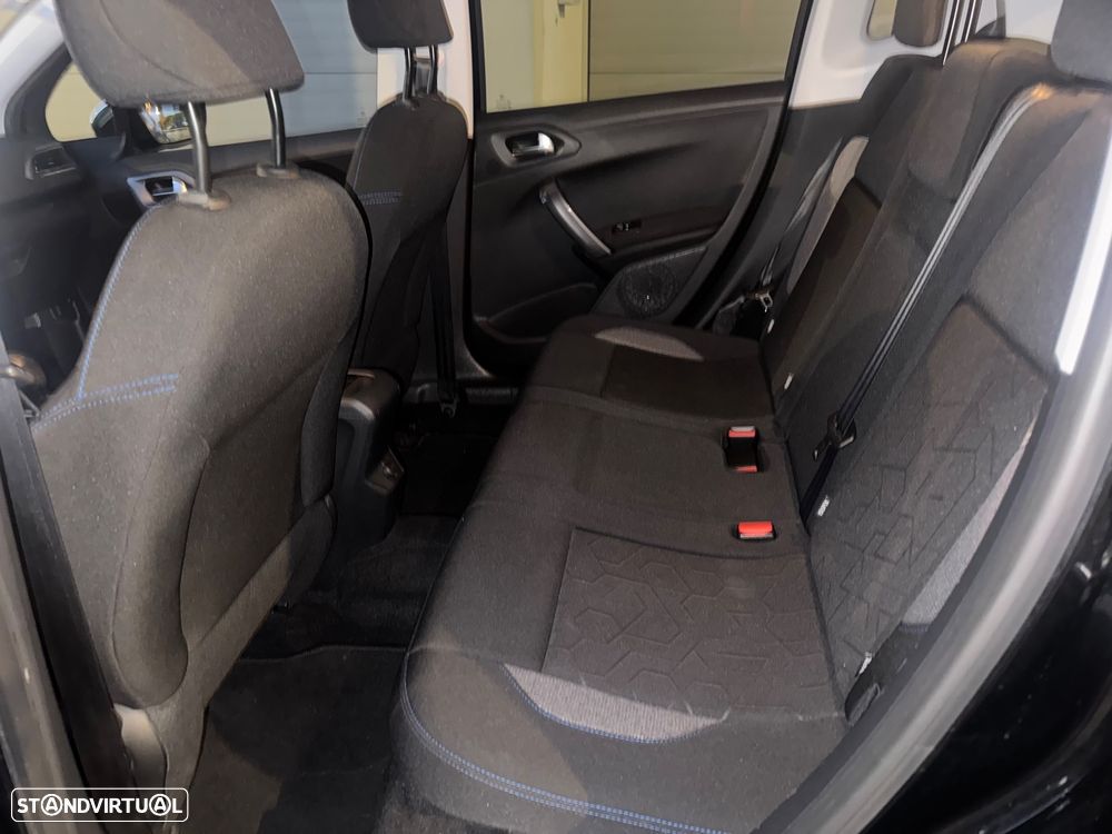 Peugeot 2008 1.2 PureTech Style - 10