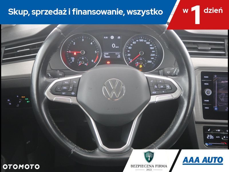 Volkswagen Passat - 17