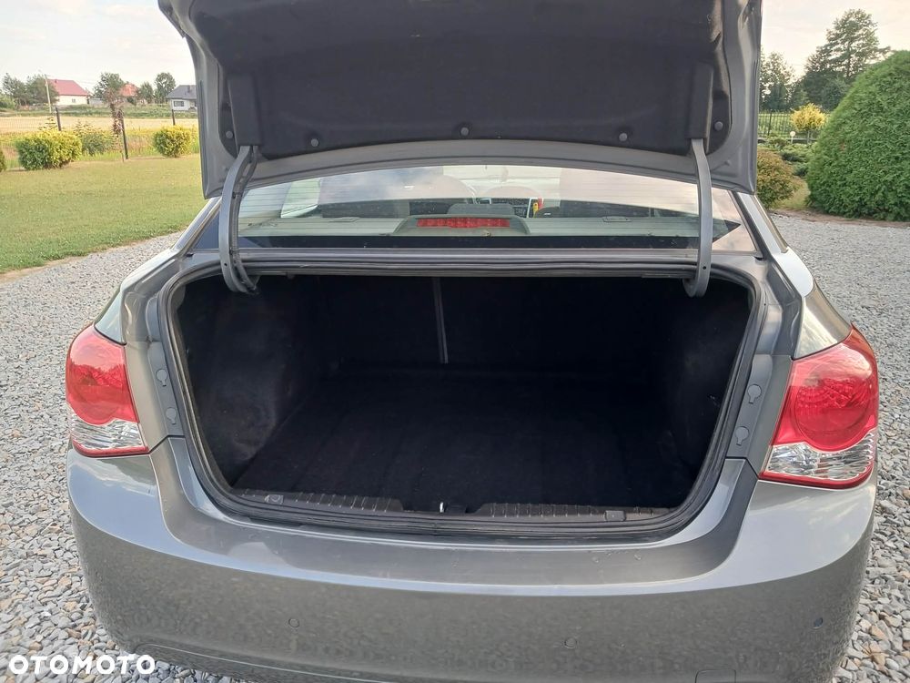 Chevrolet Cruze 1.6 LS - 4