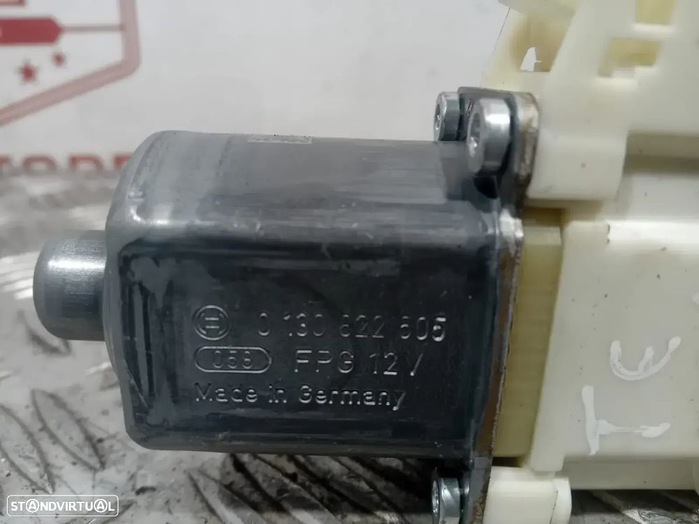 Motor de Elevador Vidro Porta Trás Esquerdo Mercedes Class C W204 961109100 0130822505 Original - 4