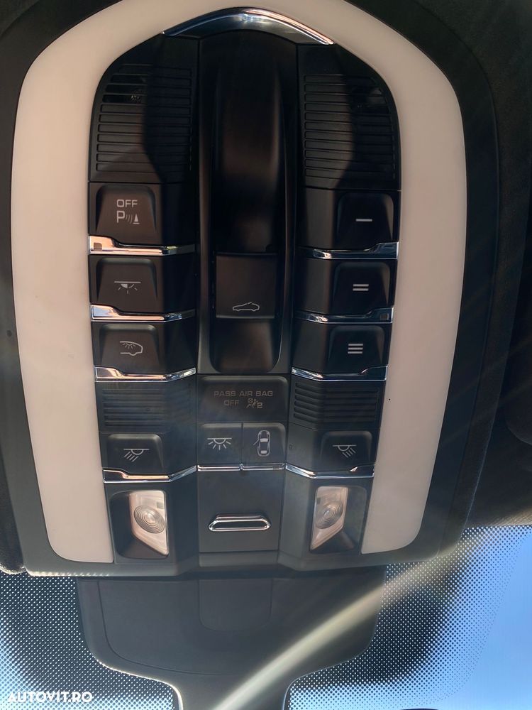 Porsche Cayenne Diesel Platinum Edition - 12