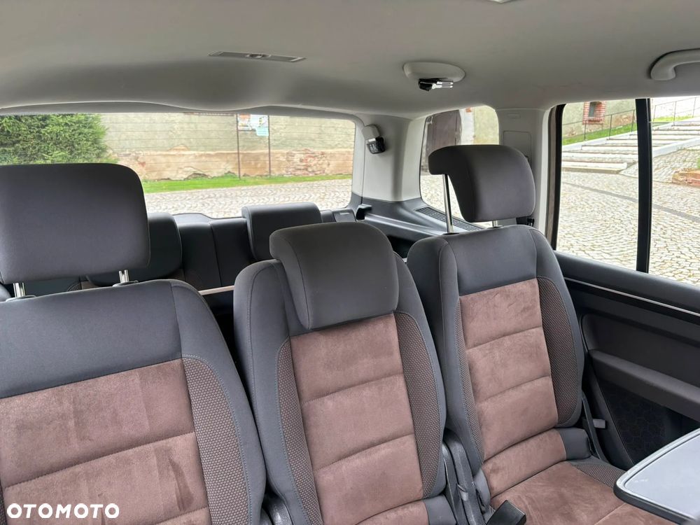Volkswagen Touran 2.0 TDI DPF BlueMotion Technology Cup - 13