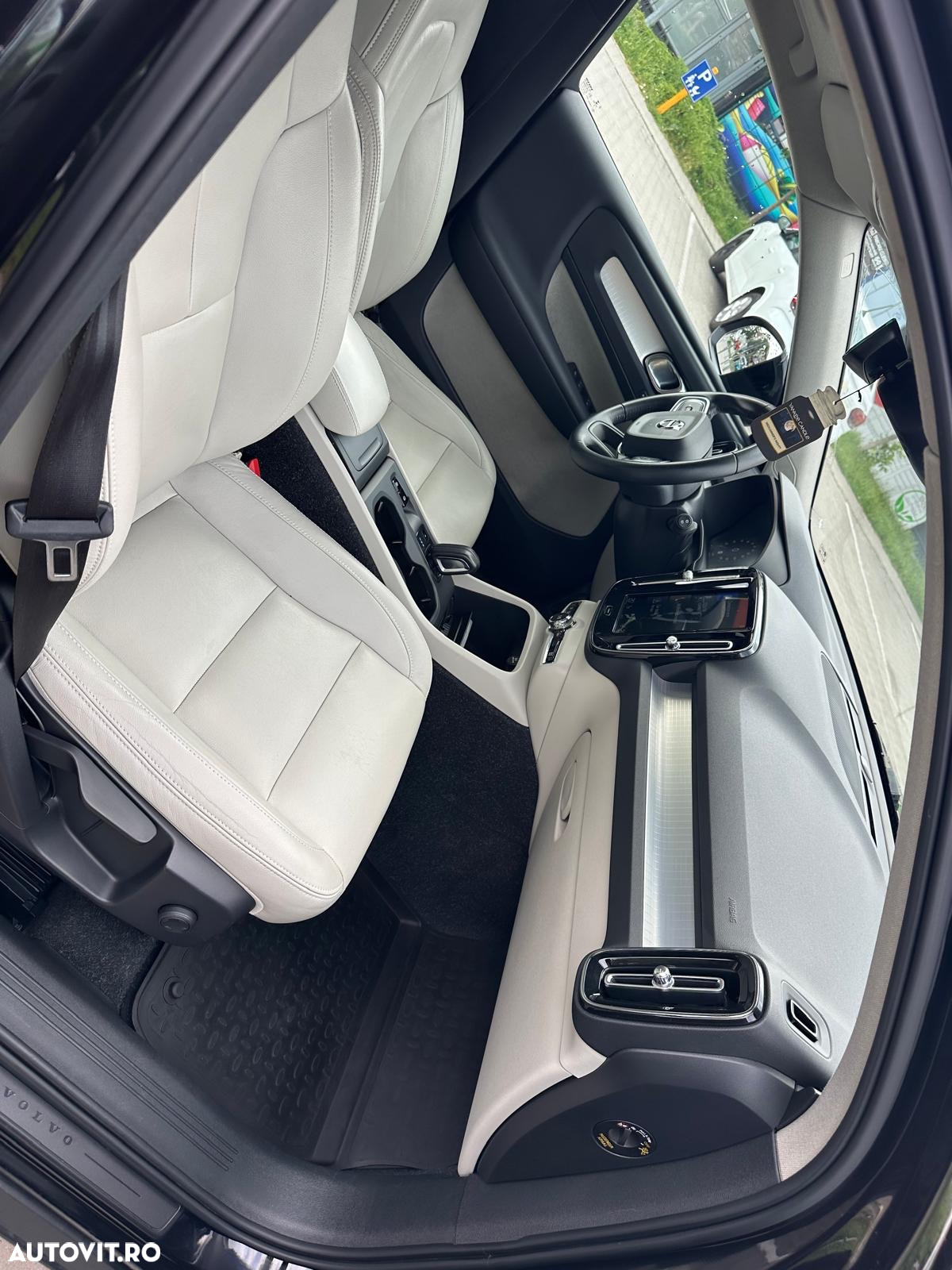 Volvo XC 40 D4 AWD Momentum Pro - 9