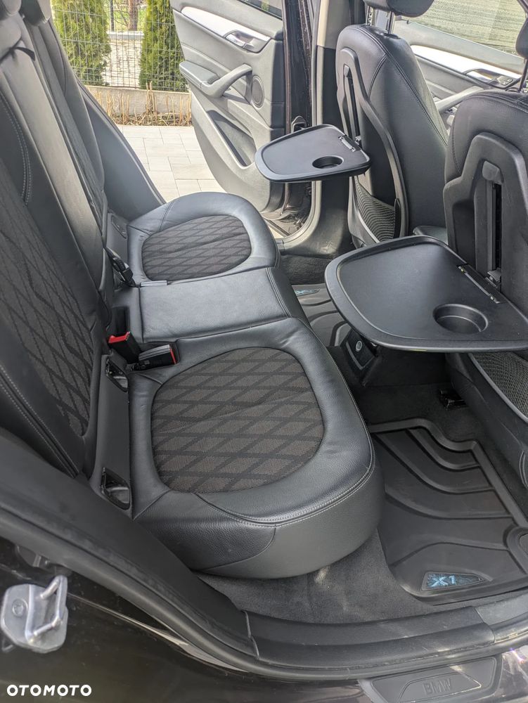 BMW X1 xDrive18d xLine - 9