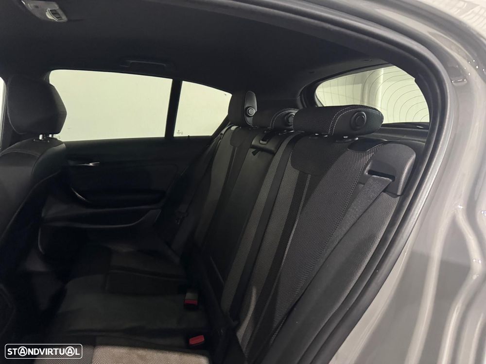 BMW 116 d Pack M - 11