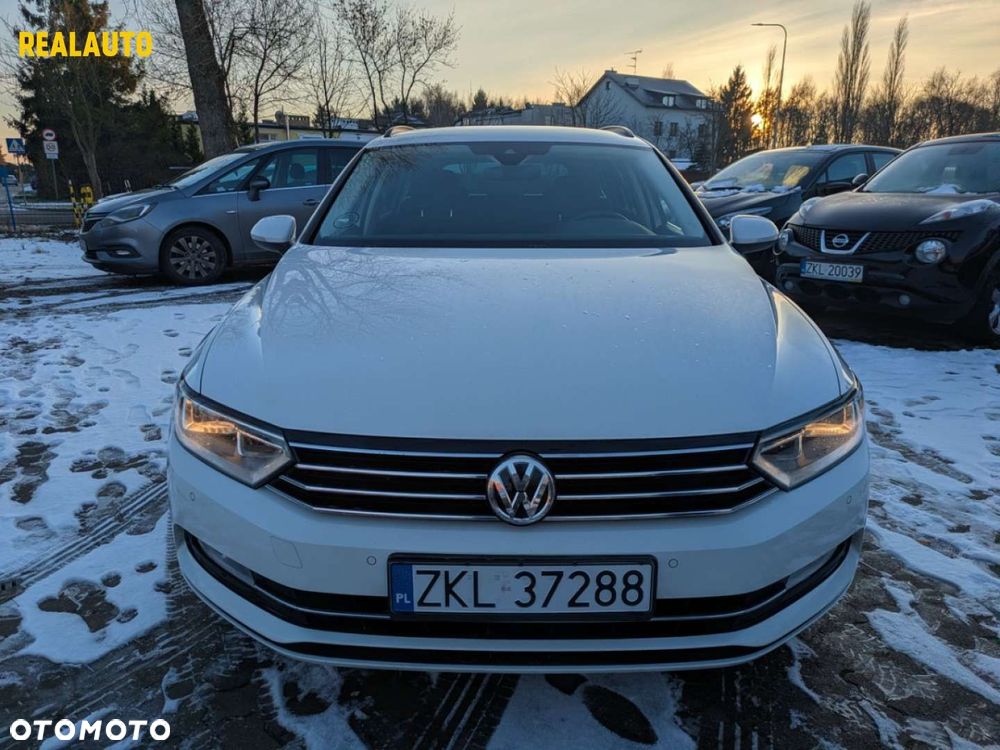 Volkswagen Passat - 25