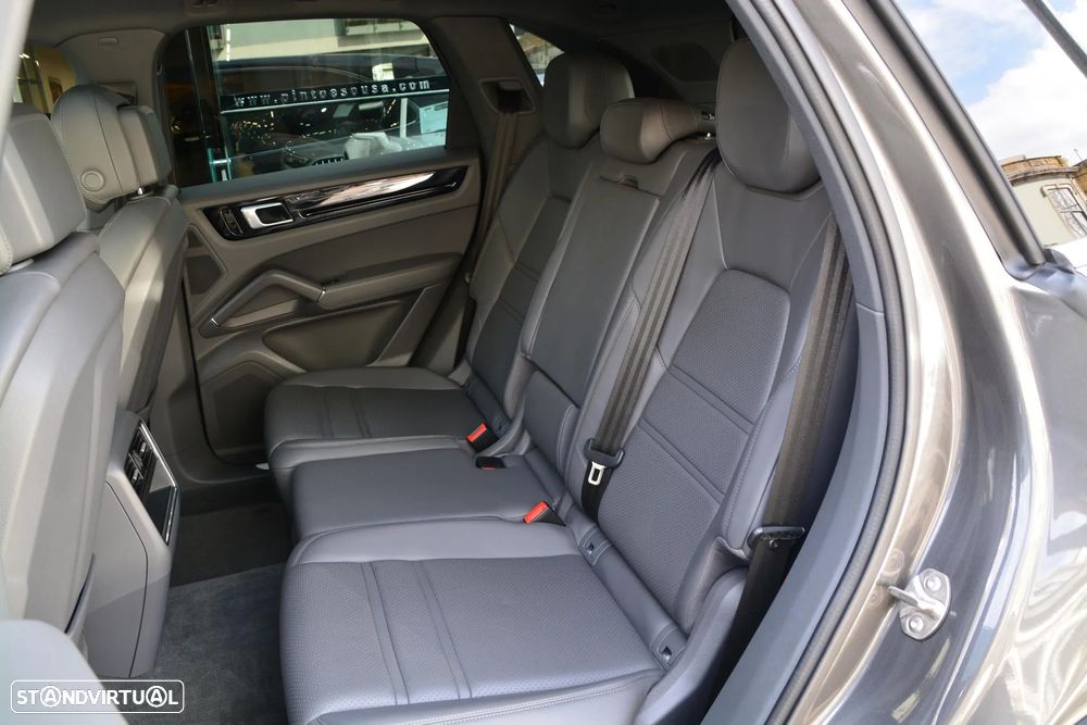 Porsche Cayenne E-Hybrid - 38