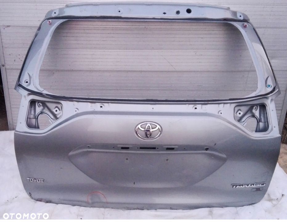 A199 KLAPA TOYOTA TARAGO - 1