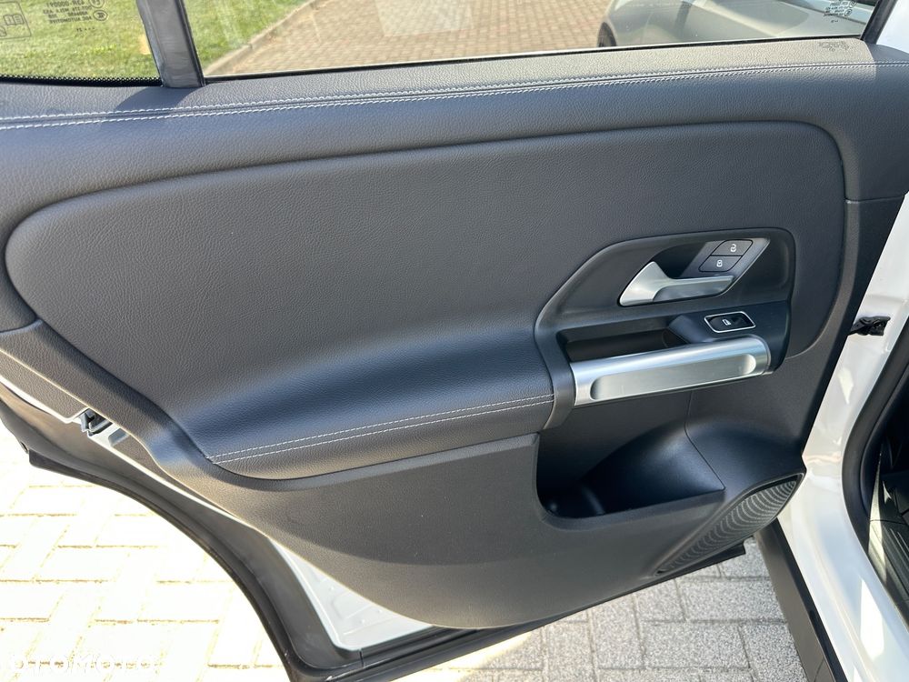 Mercedes-Benz GLB 250 4Matic 8G-DCT - 28