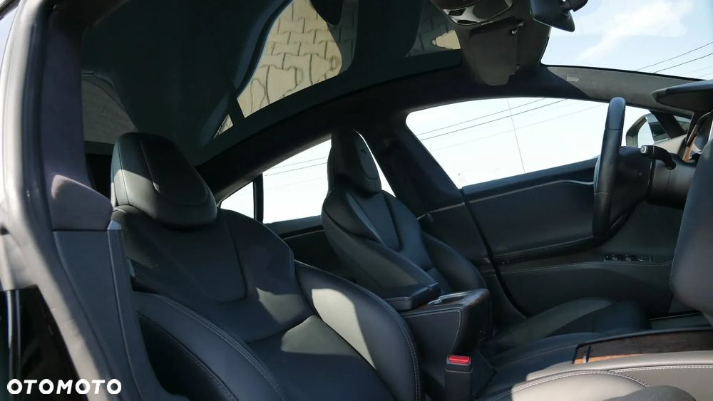 Tesla Model S Dual Motor Allradantrieb - 25