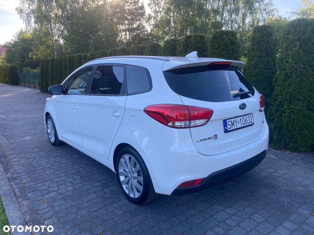 Kia Carens 1.7 CRDi 141 Dream Team Edition - 12