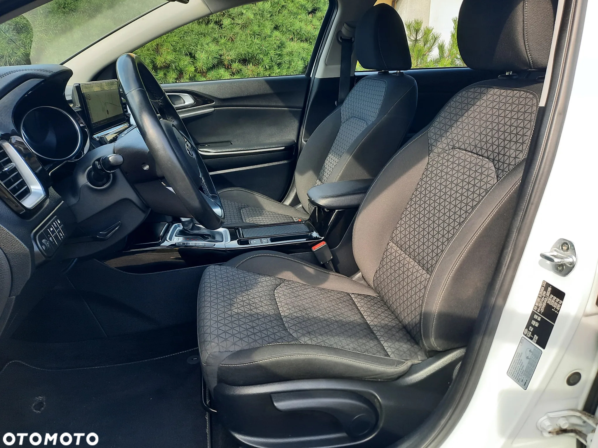 Kia Ceed 1.6 GDI PHEV L Business Line DCT - 19