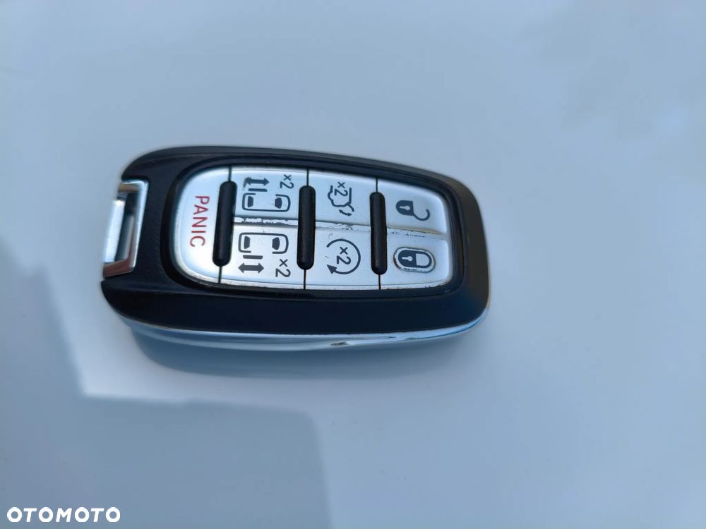 Chrysler Pacifica - 25