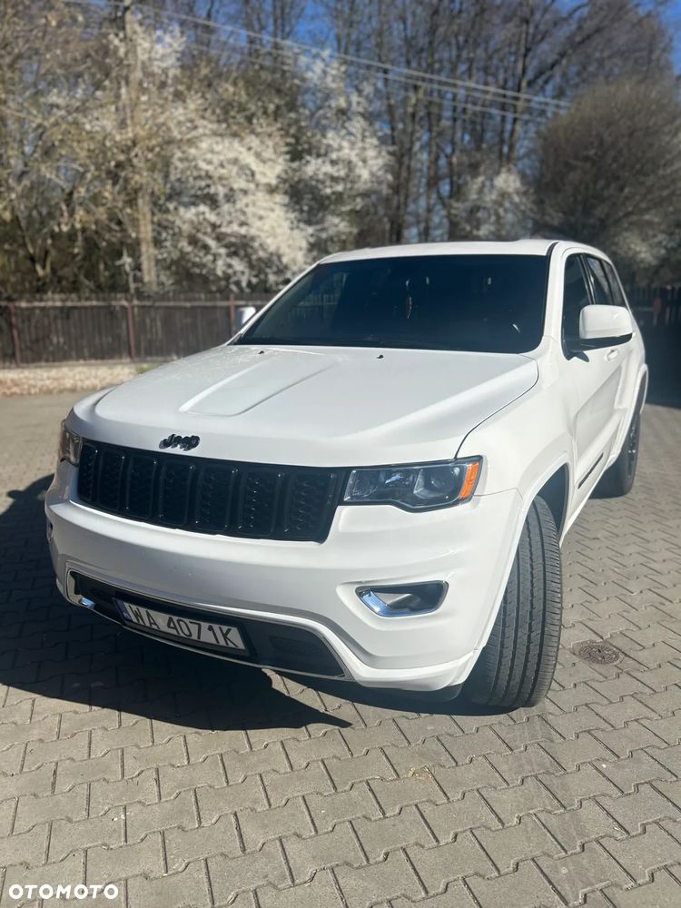 Jeep Grand Cherokee - 1