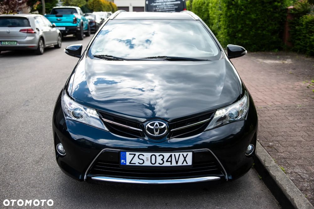 Toyota Auris 1.6 Valvematic Comfort - 2