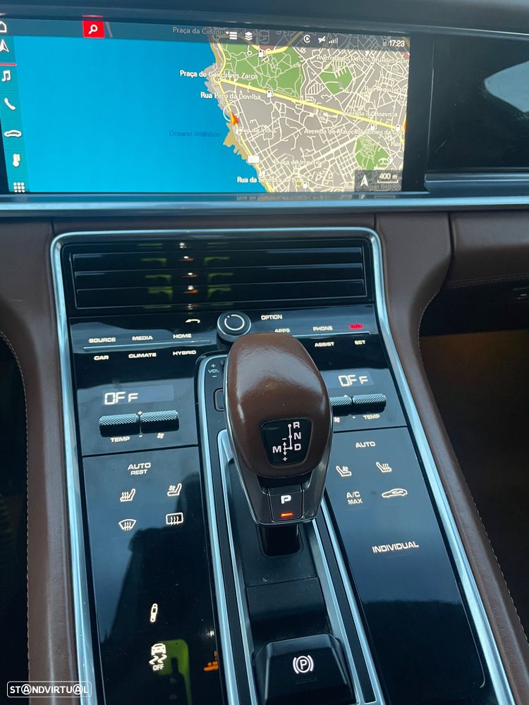 Porsche Panamera Sport Turismo 4 E-Hybrid 10 Years Edition - 16