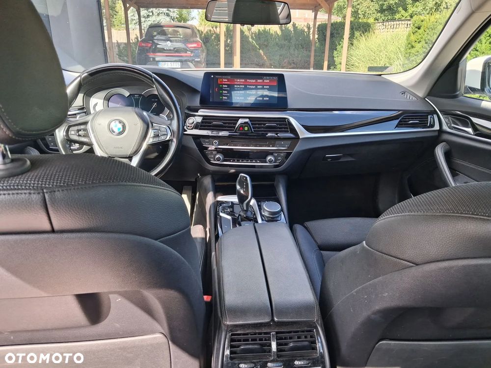 BMW Seria 5 530i xDrive Sport Line sport - 15