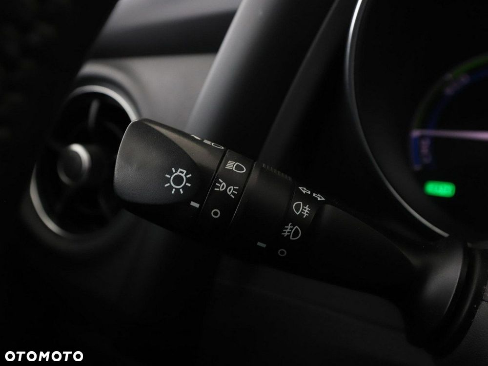 Toyota Auris 1.8 VVT-i Automatik Comfort - 34