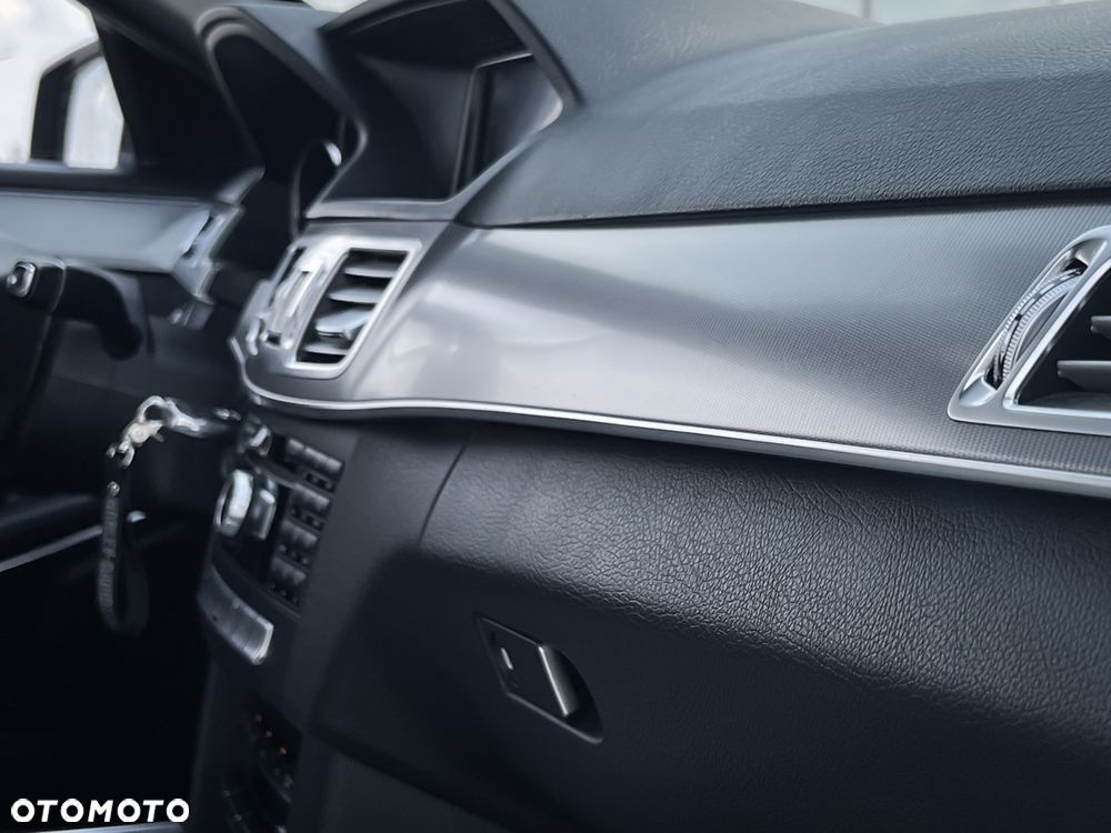 Mercedes-Benz Klasa E 220 BlueTEC 9G-TRONIC Avantgarde - 32