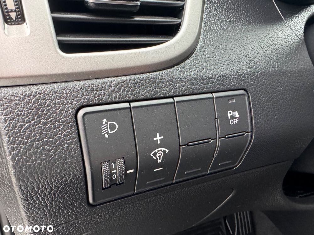 Hyundai i30 1.4 Fifa World Cup Edition - 18