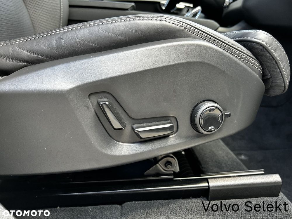 Volvo XC 90 - 21
