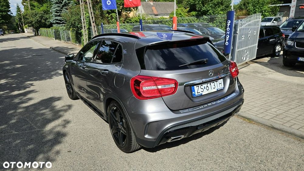 Mercedes-Benz GLA 250 4-Matic AMG Line - 11