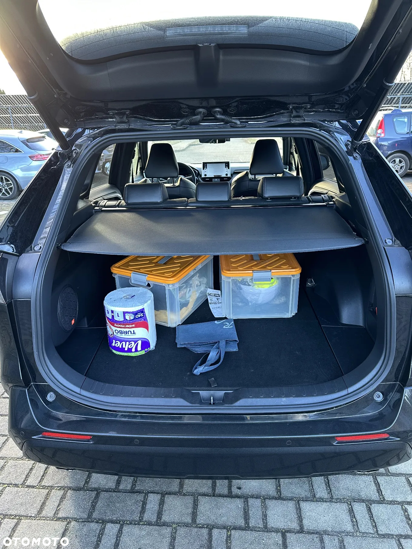 Toyota RAV4 2.5 Hybrid Black Edition by JBL 4x4 - 7