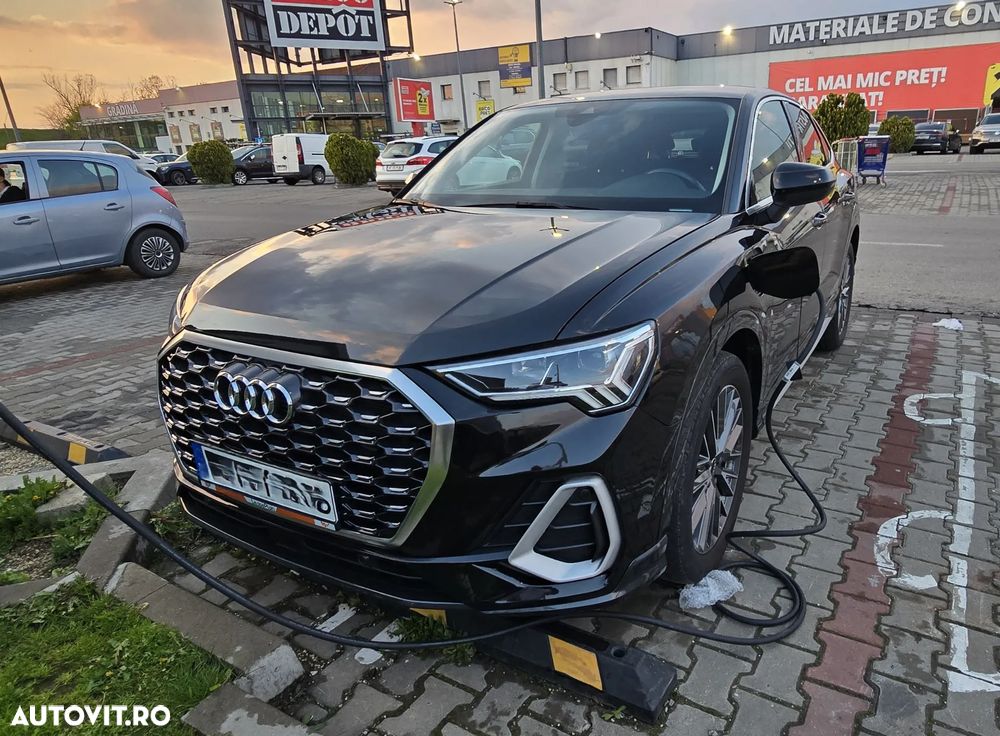 Audi Q3 45 TFSIe ack S tronic S line - 1
