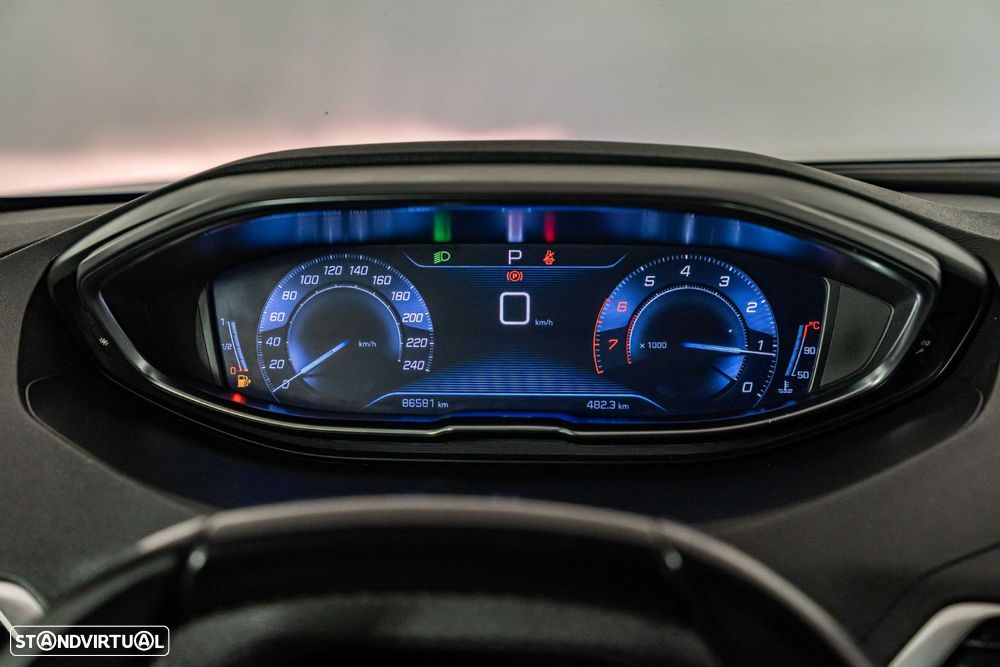 Peugeot 5008 1.2 PureTech Allure EAT6 - 35