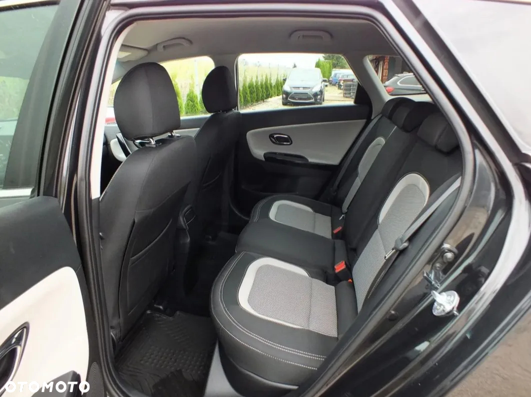 Kia Ceed 1.6 GDI Dream Team Edition - 13