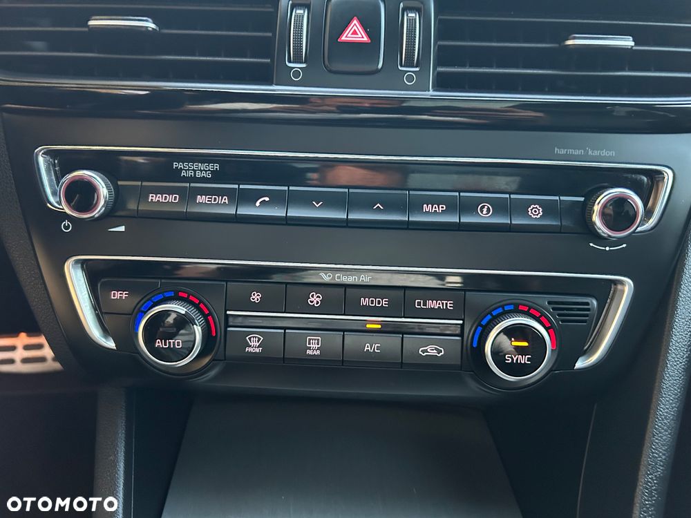 Kia Optima 2.0 T-GDI GT - 11