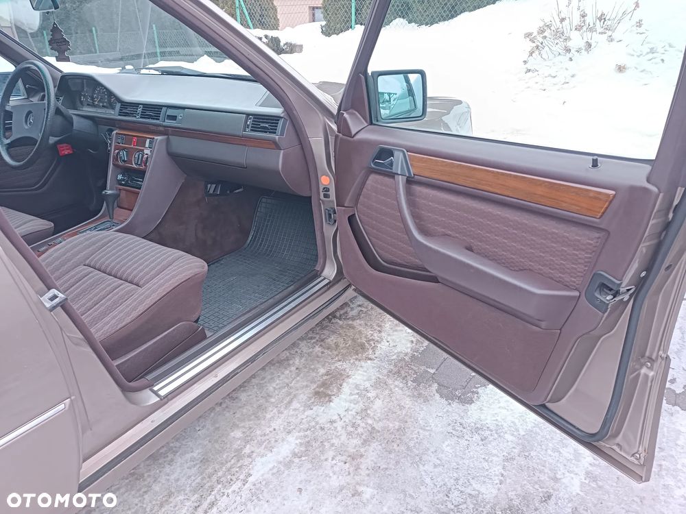 Mercedes-Benz W124 (1984-1993) - 13