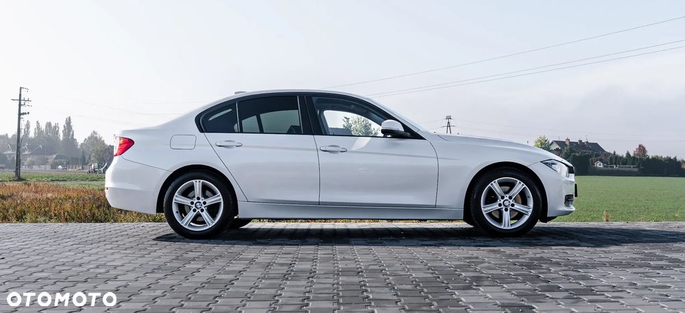 BMW Seria 3 320d Luxury Line - 6