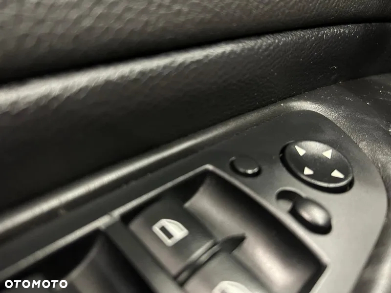 BMW Seria 1 120d - 27