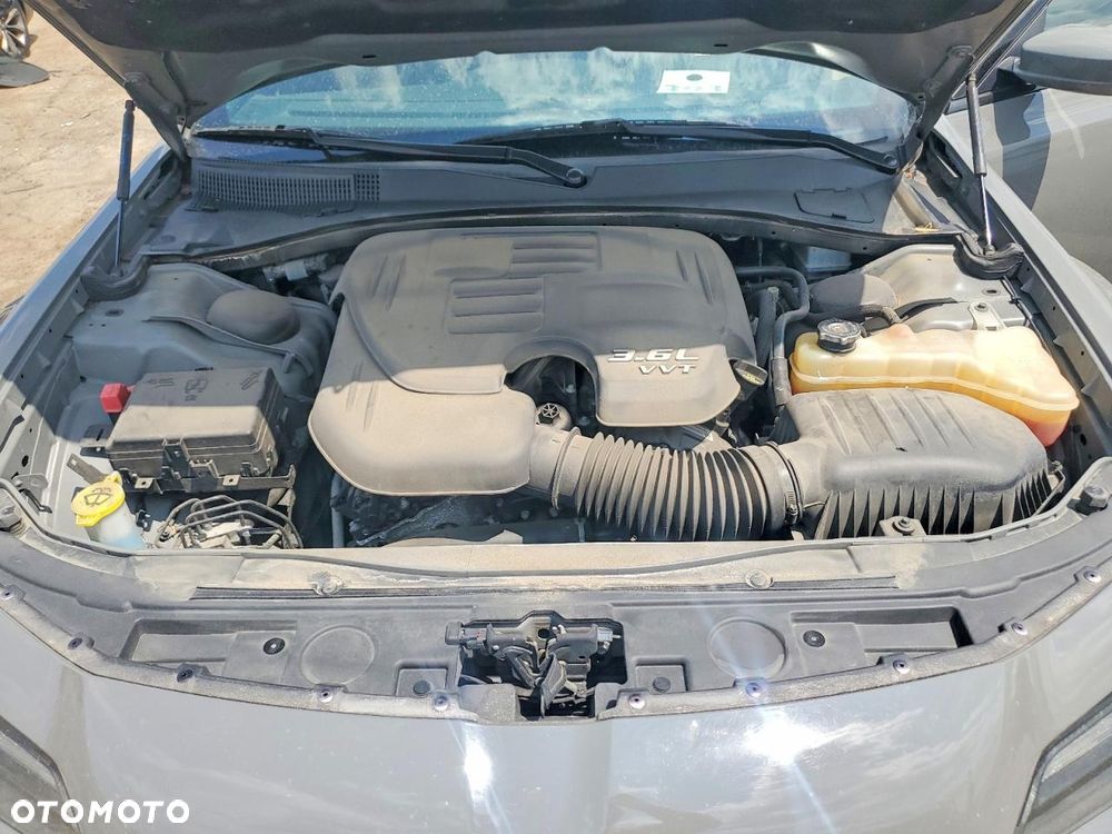 Chrysler 300s - 9