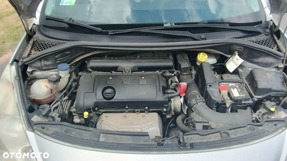 Peugeot 207 1.4 16V Sporty - 8