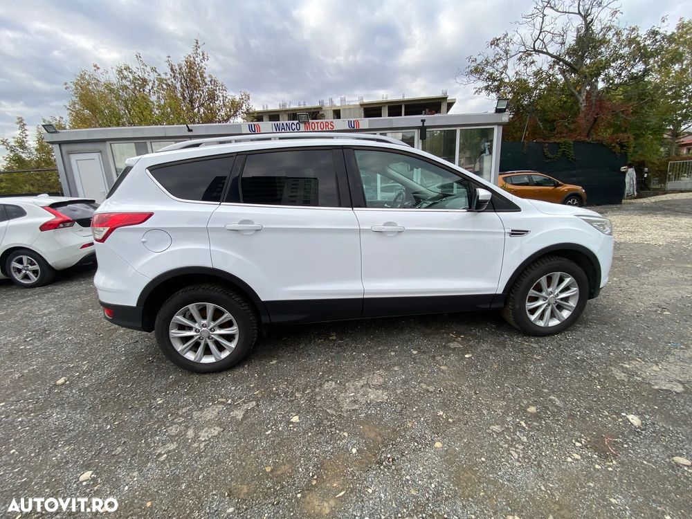 Ford Kuga 2.0 TDCi Powershift 4WD Titanium - 4